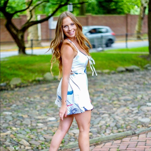 Missee white floral romper - Picture 2 of 3